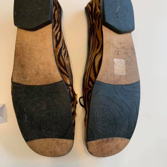 Taryn Rose tiger print calf's hair flats Sz 9 - Picture 2 of 2
